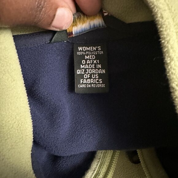 L.L. Bean fleece jacket with a full zipper and zippered pockets M - Picture 5 of 6